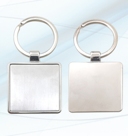 LLAVERO METALICO CUADRADO 32.5MM